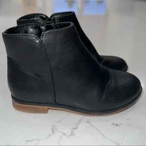 5)Cat and Jack Toddler Boots